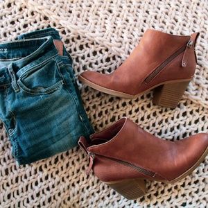 DV Cognac Women's Ankle Booties